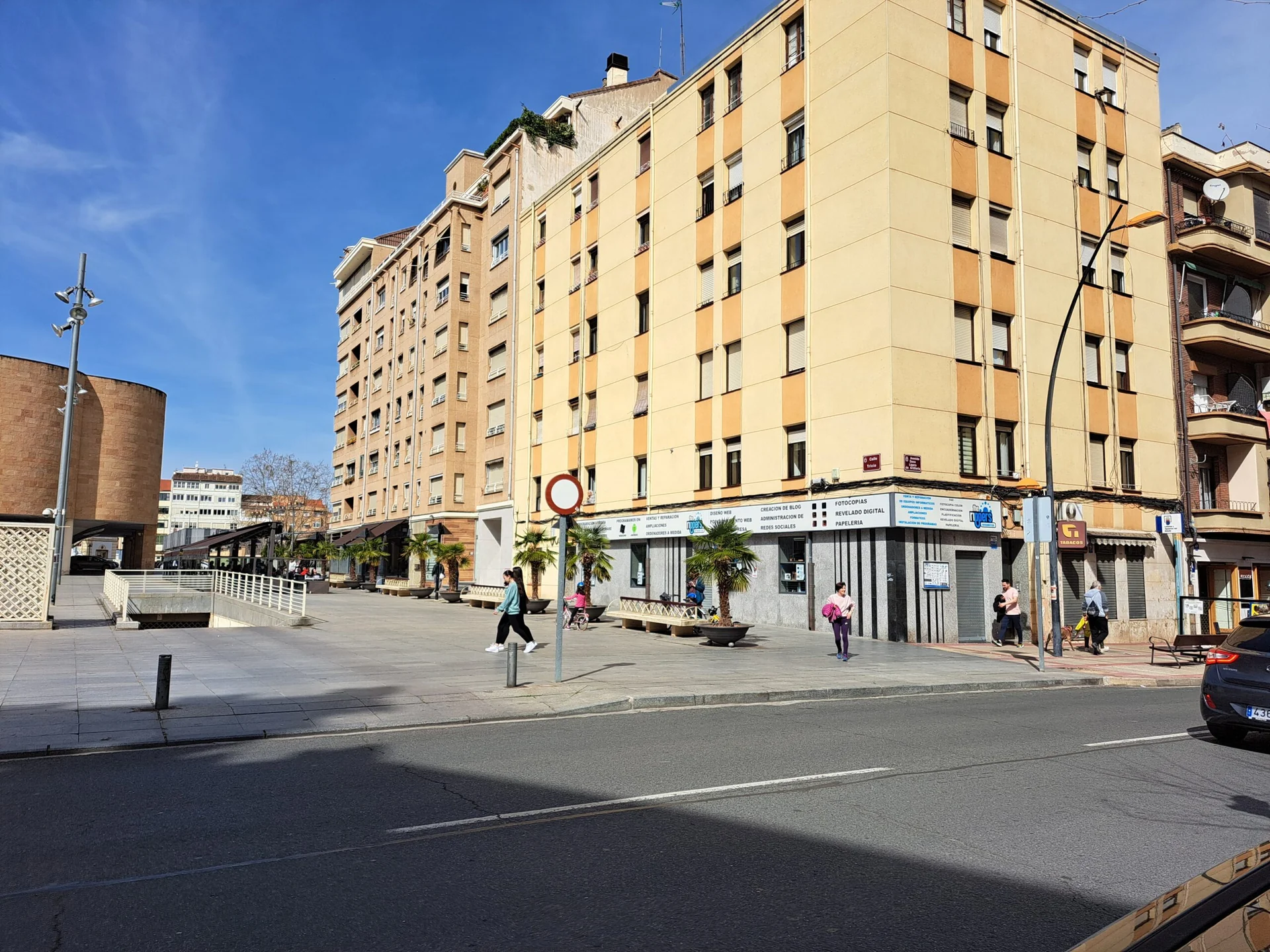 Vista exterior desde la calle de Casa Ángel